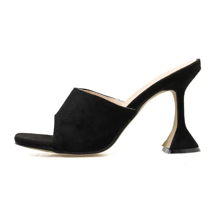 Bianca Boxed Heels -Black Taylor Rouge